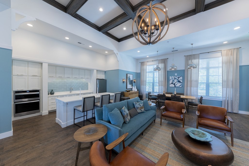 Sydney Trace | Jacksonville, FL | Clubroom