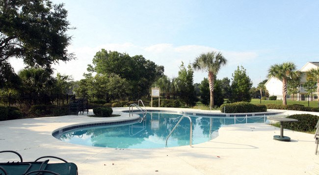 Swimming Pool | Pines at Warrington | Pensacola, FL