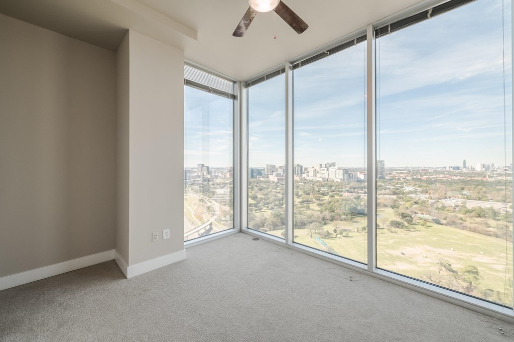 Allure Hermann Park | Penthouse Apartment Bedroom