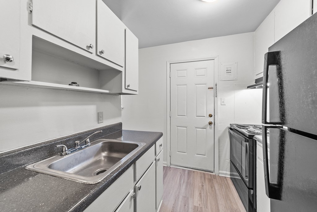 Modern Kitchen at The Oaks Gate City, Greensboro, NC, 27405