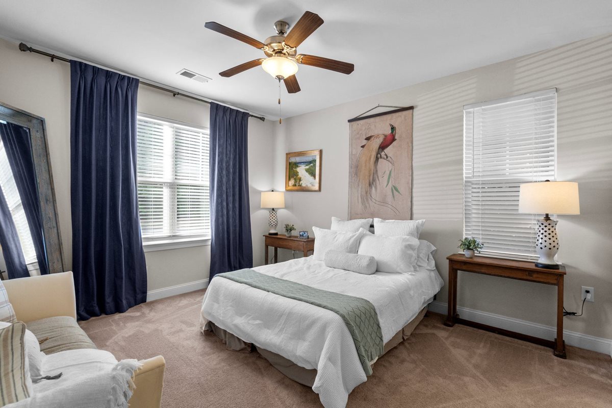 The Arbors At East Village Apartments