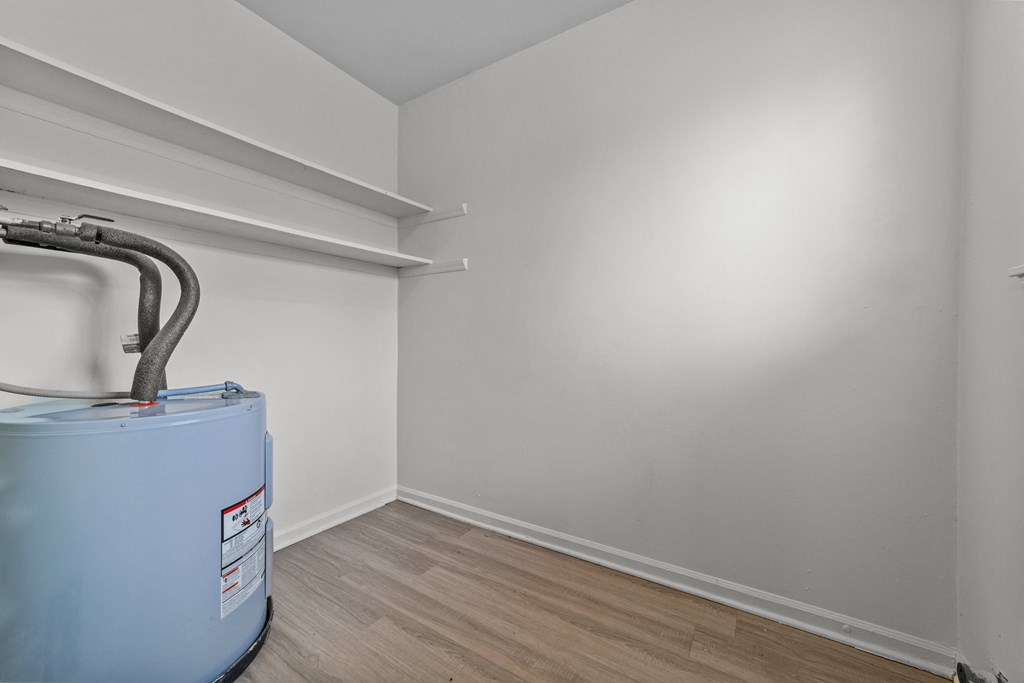 The Oaks Gate City Apartments, 1604 17th Street H, Greensboro, NC