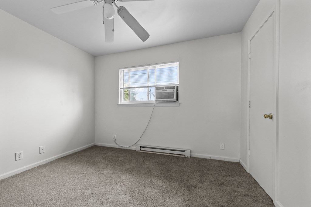 Wall-To-Wall Carpeting at The Oaks Gate City, North Carolina