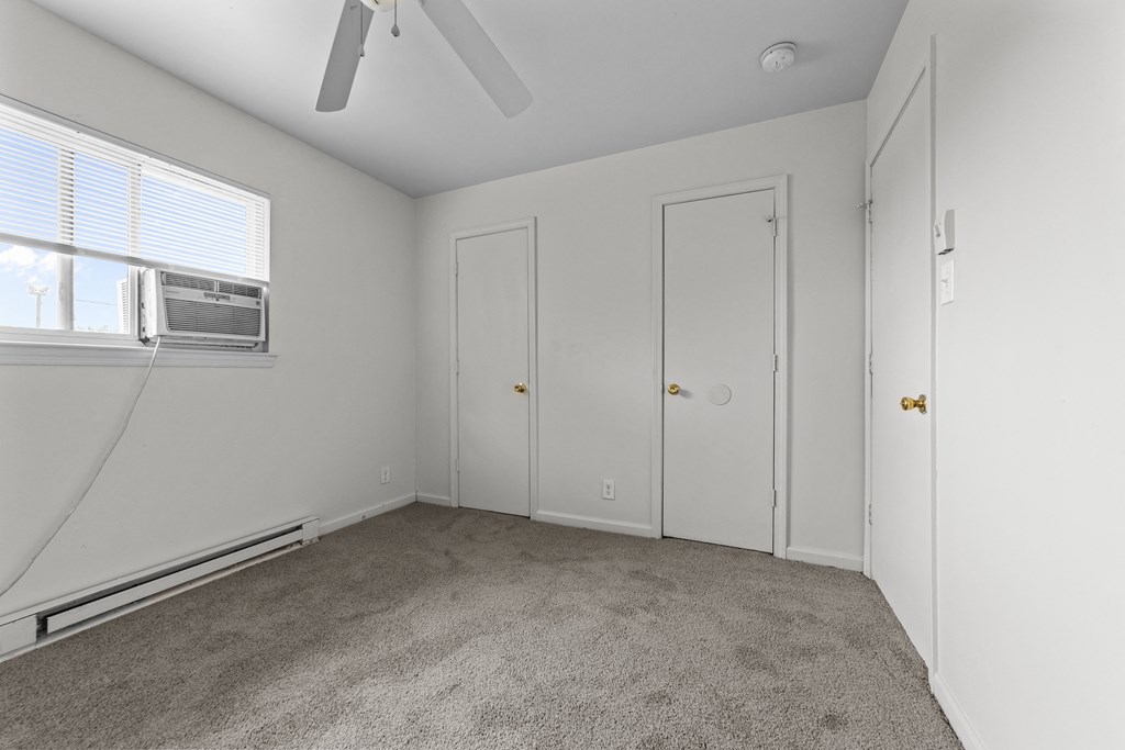 The Oaks Gate City Apartments, 1604 17th Street H, Greensboro, NC