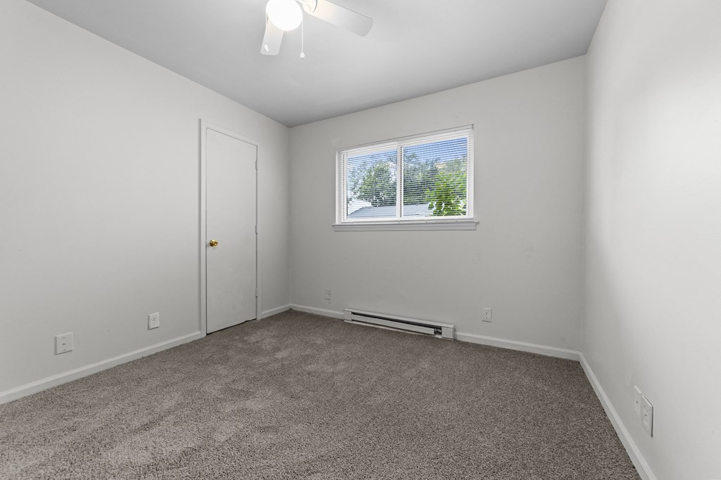 Carpeting In Bedrooms at The Oaks Gate City, Greensboro
