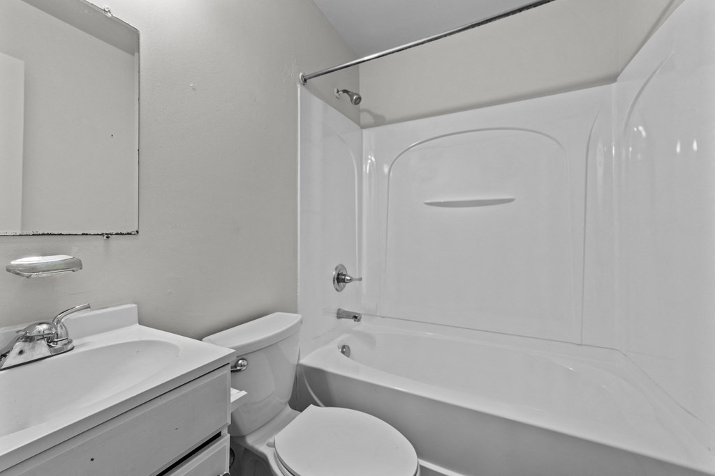 The Oaks Gate City Apartments, 1604 17th Street H, Greensboro, NC