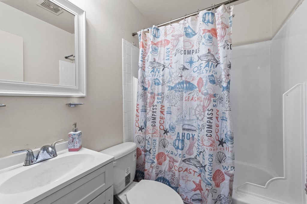 Bathroom With Bathtub at The Oaks Gate City, Greensboro
