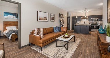 1900 Canterfield living room | West Dundee, IL