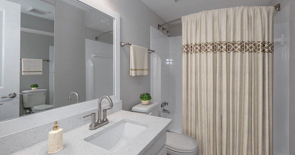 Sparrows Point Townhomes & Apartments | Virginia Beach, VA