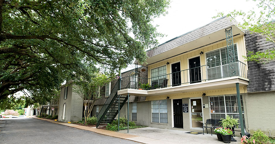 Acadian Gardens And South College Gardens Apartment Homes 710 South College Road Lafayette La Rentcafe