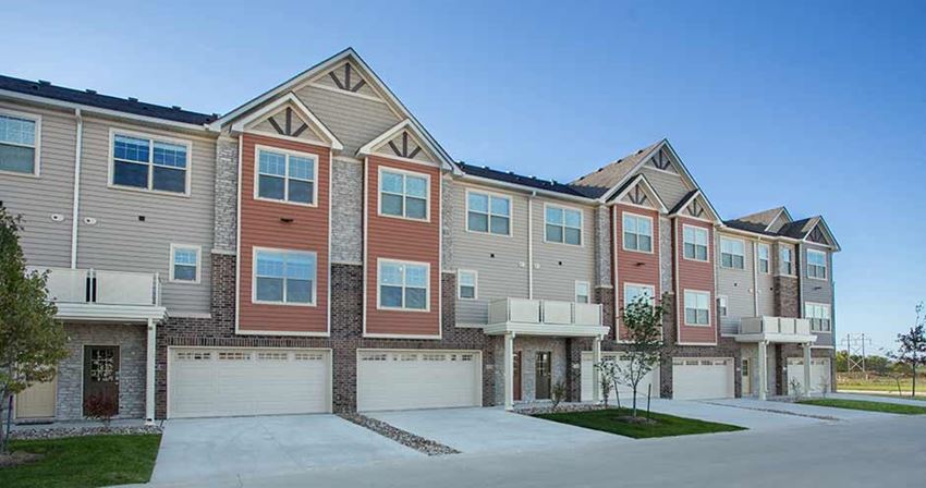 Aspire Townhomes | West Des Moines, IA - Photo Gallery 1
