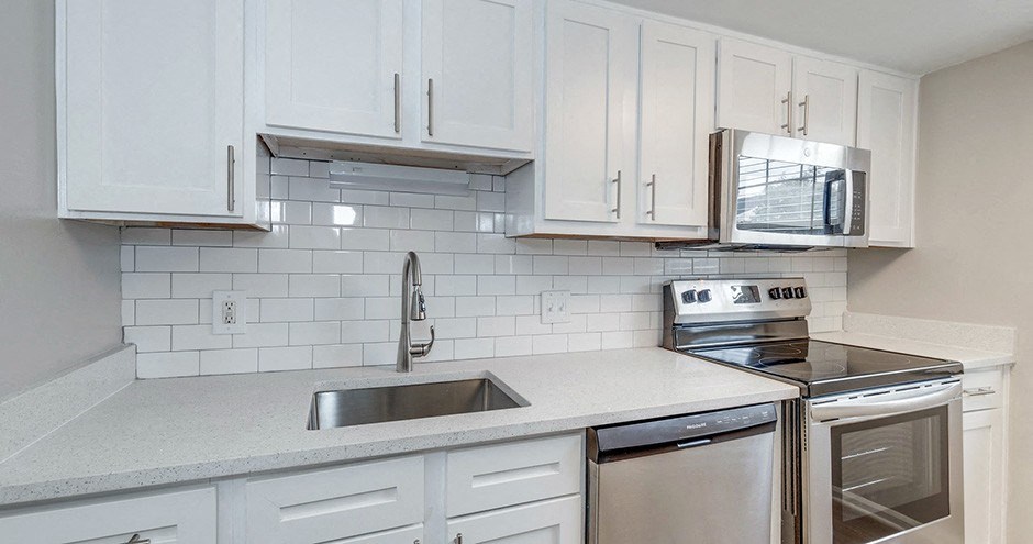 Sparrows Point Townhomes & Apartments | Virginia Beach, VA