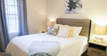 Bedroom Versailles Dallas TX Apartments For Rent - Photo Gallery 14