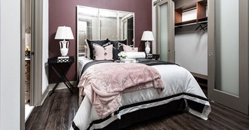 Galleries at Park Lane Apartments | Dallas, TX - Photo Gallery 10