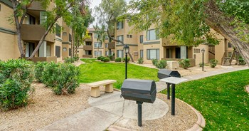 7810 N 14th Place 1-3 Beds Apartment for Rent - Photo Gallery 4