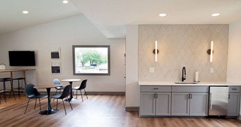 Boulder Ridge Apartments | West Des Moines, IA - Photo Gallery 5