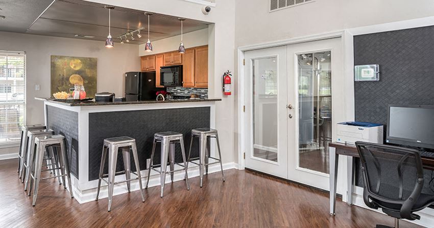 9475 W Broad St 1-2 Beds Apartment for Rent - Photo Gallery
