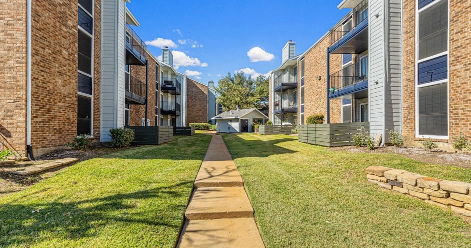 The Ridge on 161 | Irving, TX