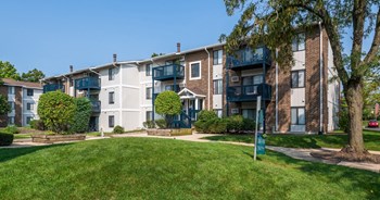 Lakeside Apartments | Wheaton, IL - Photo Gallery 53