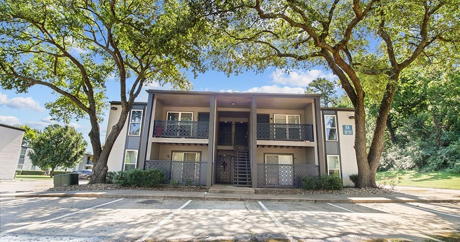 Granada Apartment Homes | Tyler, TX