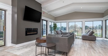 Lakeside Apartments | Wheaton, IL - Photo Gallery 38