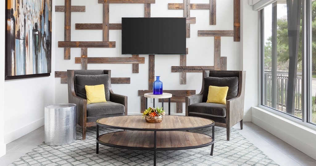 Crest at Park Central | Dallas, TX