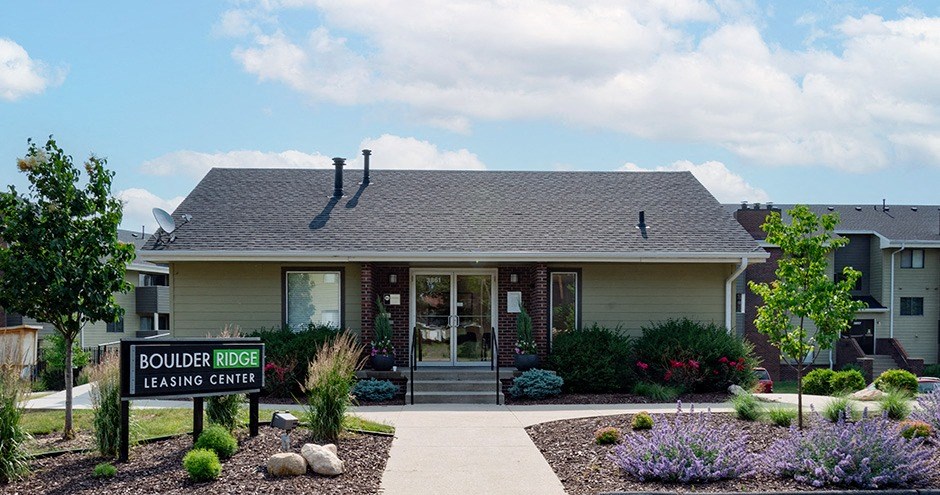 a building with a sign that reads boulder ridge learning center