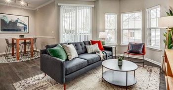 7831 NW Roanridge Rd 1-2 Beds Apartment for Rent - Photo Gallery 2