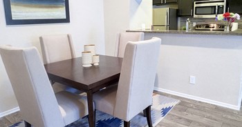 Dining Versailles Dallas TX Apartments For Rent - Photo Gallery 7