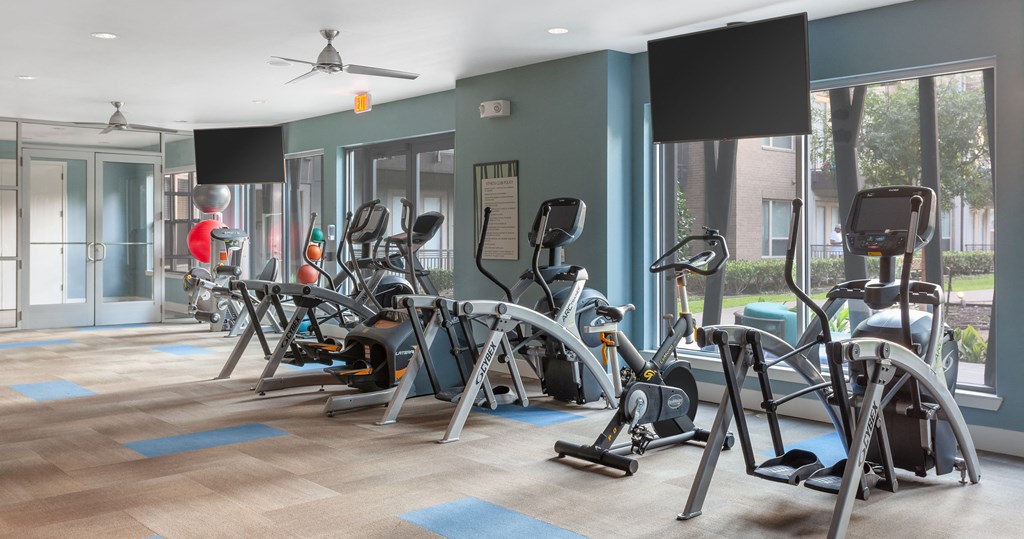 Crest at Park Central | Dallas, TX