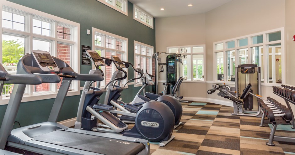 Woodlake Apartments | Gurnee, IL
