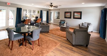 225 E Edgewood Dr 1-3 Beds Apartment for Rent - Photo Gallery 6