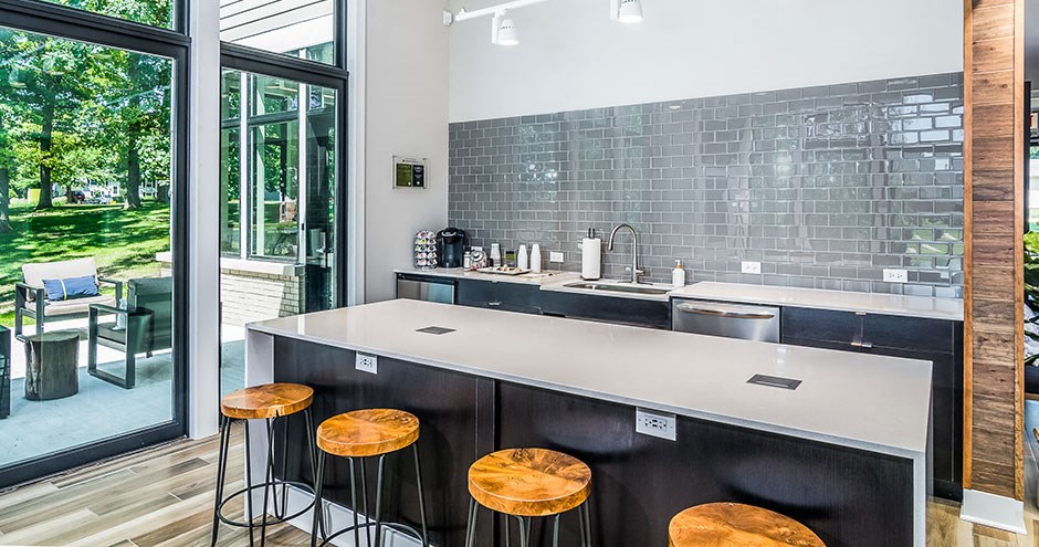 Grand Oaks Gurnee, IL  60031  Upgraded Clubhouse