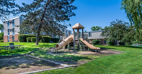 Grand Oaks Gurnee, IL  60031 Playground