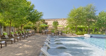 1350 N Greenville Avenue 1-2 Beds Apartment for Rent - Photo Gallery 3