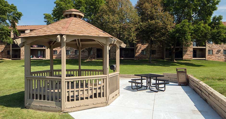 The Woods of Burnsville | Burnsville, MN