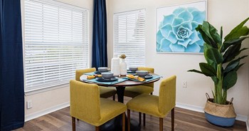 2333 Lake Debra Dr 1-3 Beds Apartment, Townhouse for Rent - Photo Gallery 5