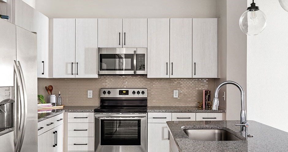 Hue on Greenhouse I Houston, TX