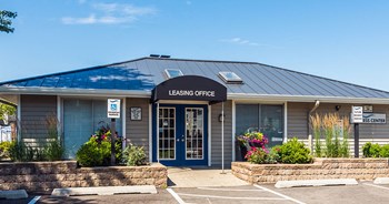 Lakes at Fountain Square | Waukegan, IL - Photo Gallery 3