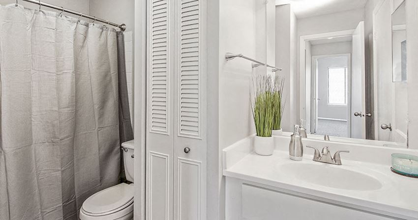 Lakeside At Wheaton Apartments