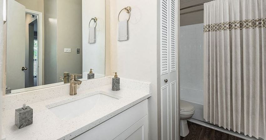 Lakeside At Wheaton Apartments