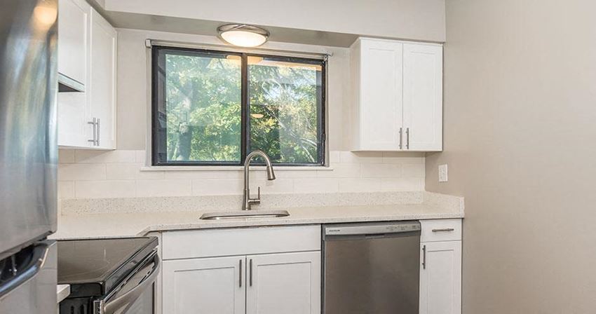 Lakeside At Wheaton Apartments