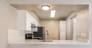 Lakeside Apartments | Wheaton, IL - Photo Gallery 3
