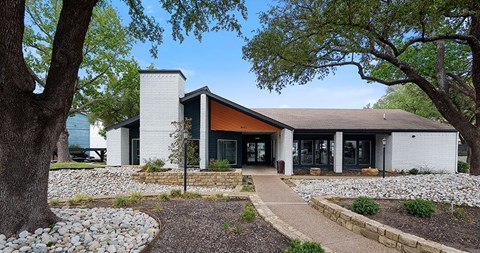 Hawke Apartment | Irving, TX
