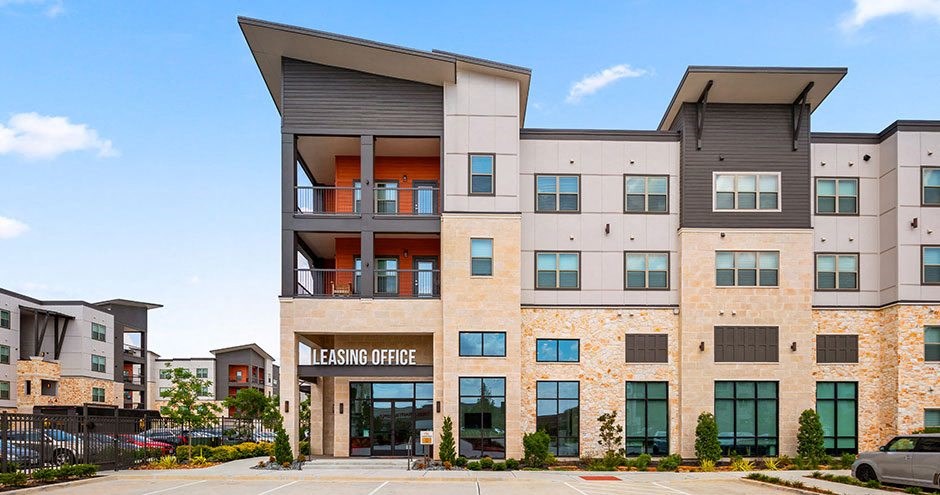 Hue on Greenhouse I Houston, TX