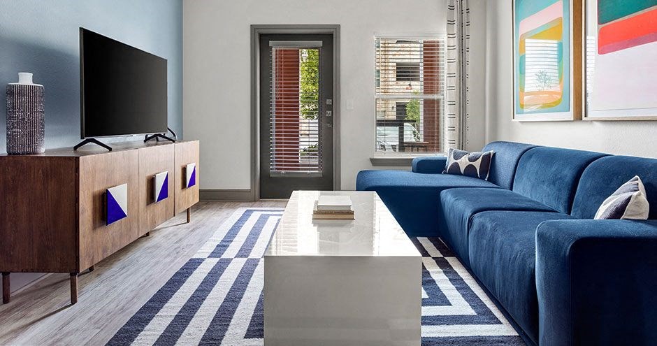 Hue on Greenhouse I Houston, TX