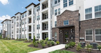 The Manhattan on the River| Dayton, KY - Photo Gallery 5
