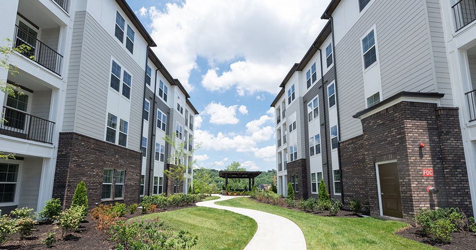 The Manhattan on the River| Dayton, KY