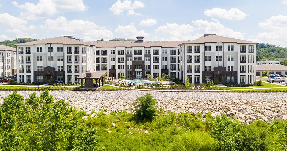 The Manhattan on the River| Dayton, KY