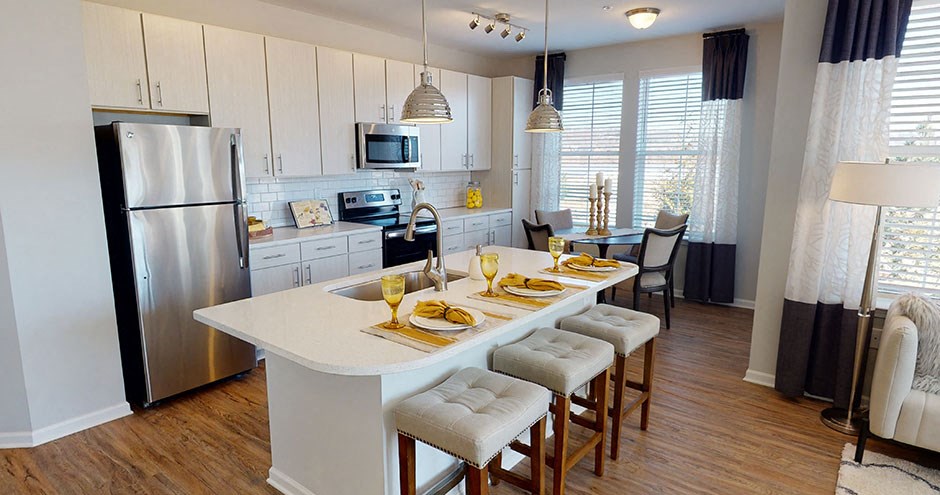 The Manhattan on the River| Dayton, KY